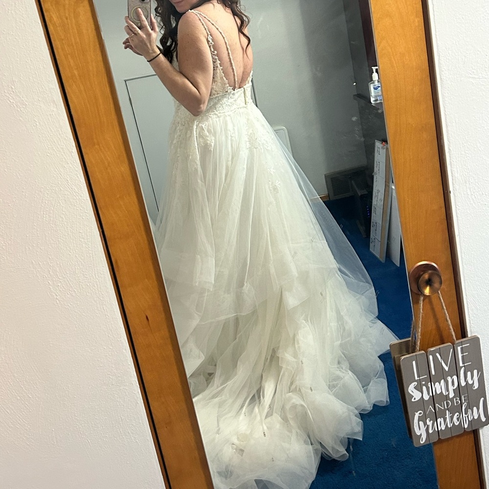 Stella York 6918 Princess Ballgown Wedding Dress - Picture 15 of 16